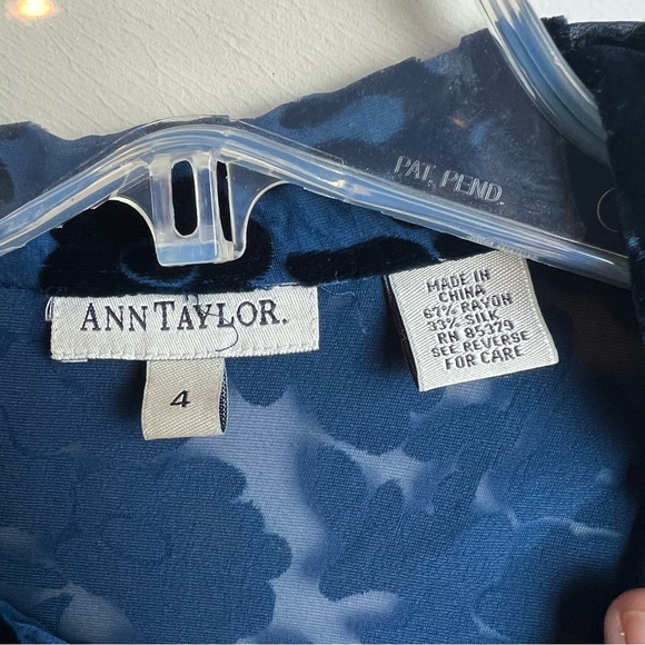 Vintage Ann Taylor Silk Burnout Velvet Button Down Shirt Top Dark Romantic 4 - Picture 7 of 13